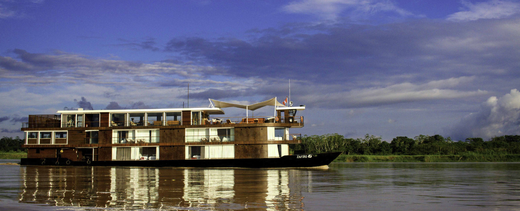 Luxusschiff Kreuzfahrt Amazonas Peru Jungle Experiences Zafiro